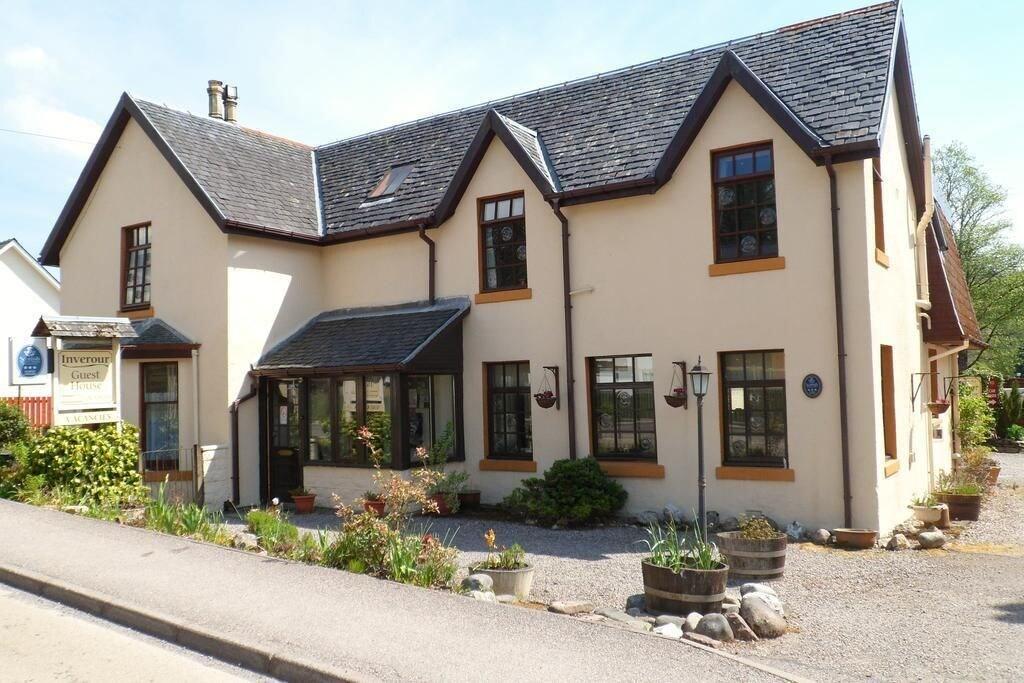 Oyo Inverour Guest House Gairlochy Eksteriør bilde