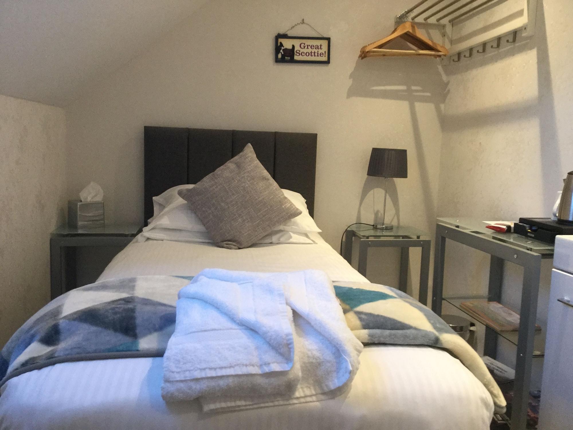 Oyo Inverour Guest House Gairlochy Eksteriør bilde
