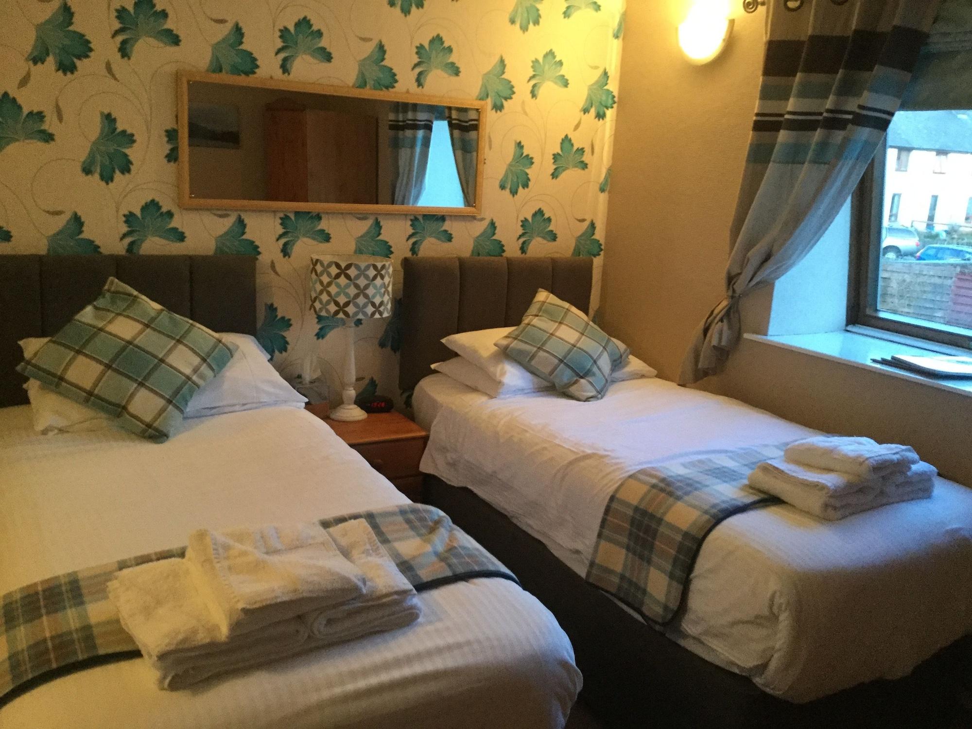 Oyo Inverour Guest House Gairlochy Eksteriør bilde