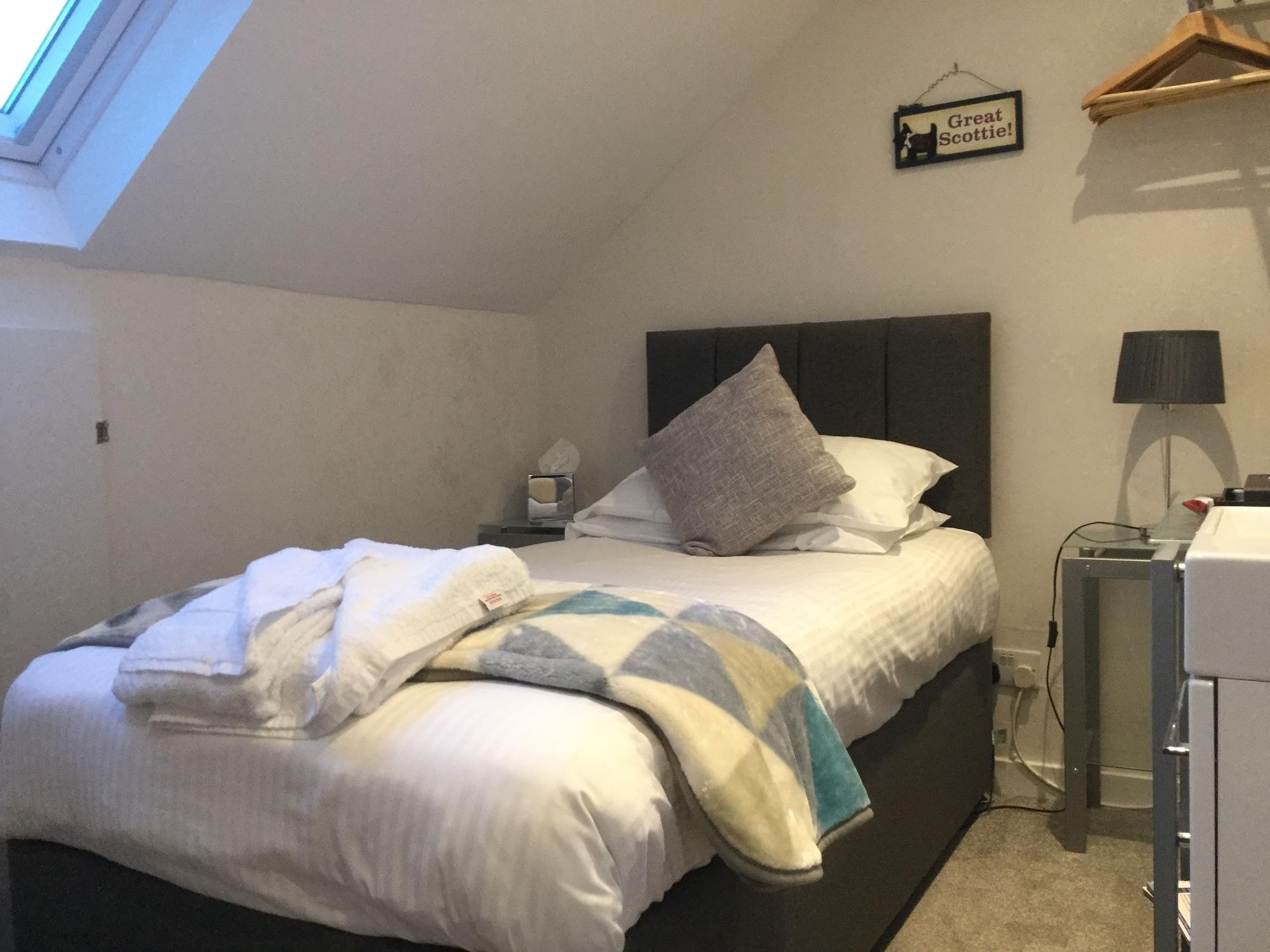 Oyo Inverour Guest House Gairlochy Eksteriør bilde